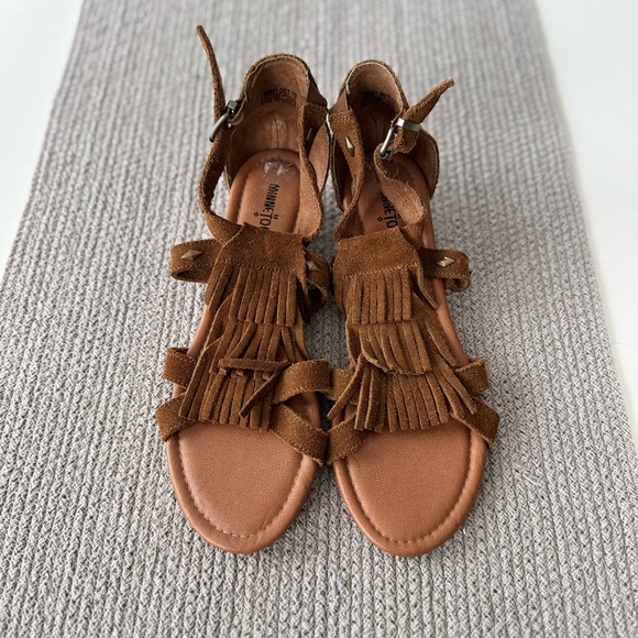 Minnetonka Shoes - Minnetonka Tan Brown Suede Fringe Studded Wedge Boho Festival Sandals Sz 10